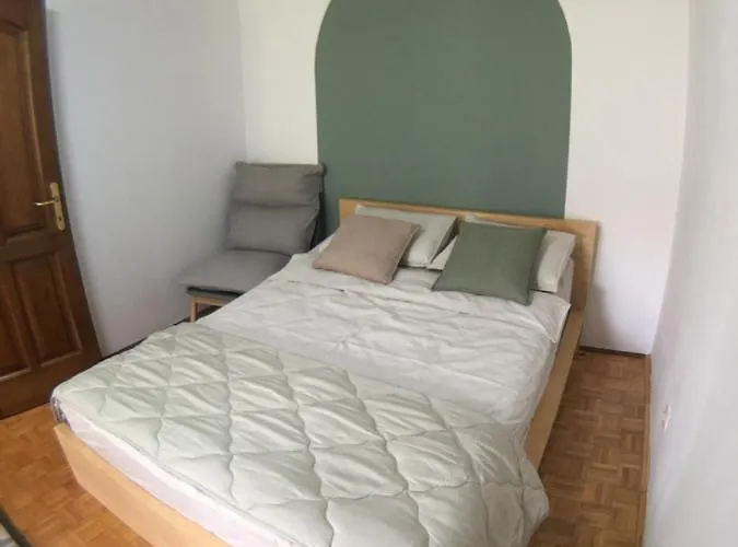 Road View Celeia Apartmán *